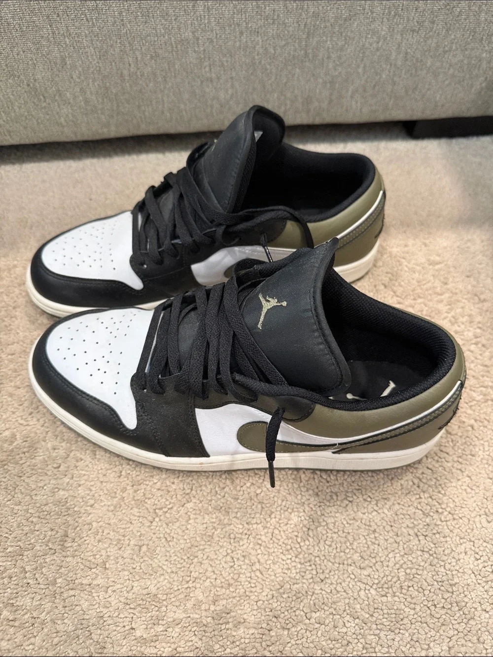 Jordan Retro Low-Top Sneakers in Black, White & Green